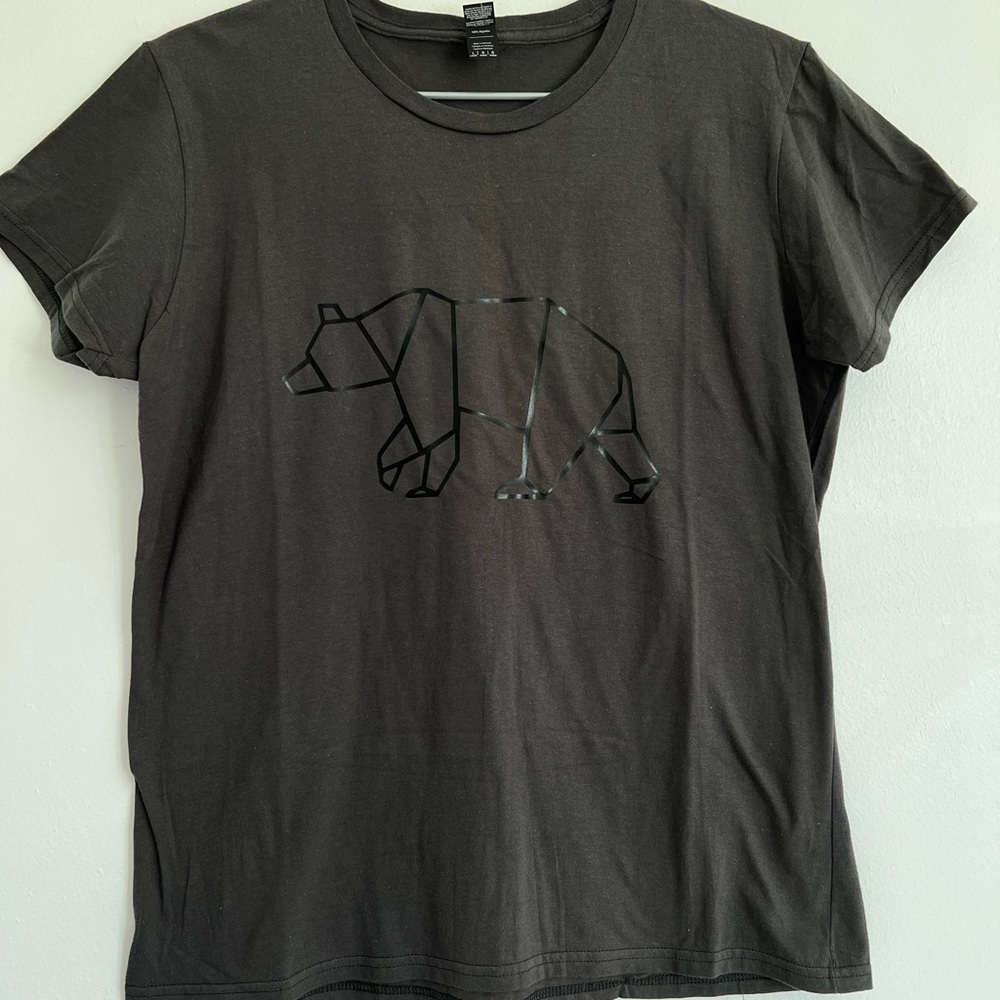 Women’s bear geographic T-shirt🐻